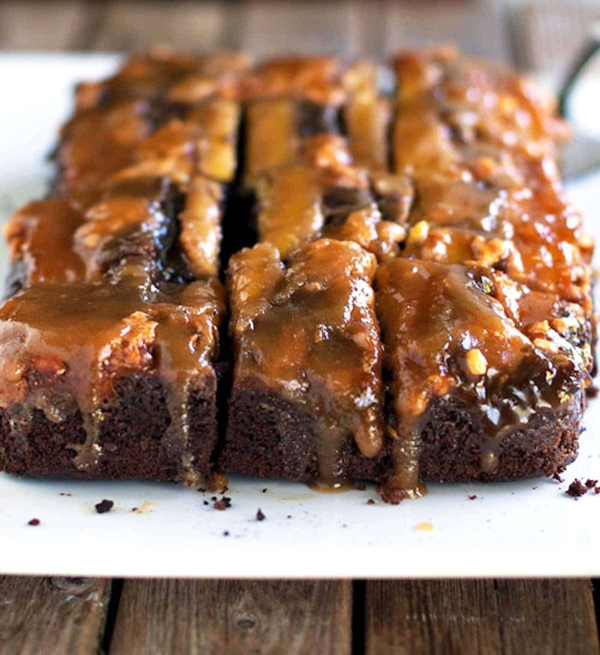 Chocolate peanut butter banana upside down cake in a plate.